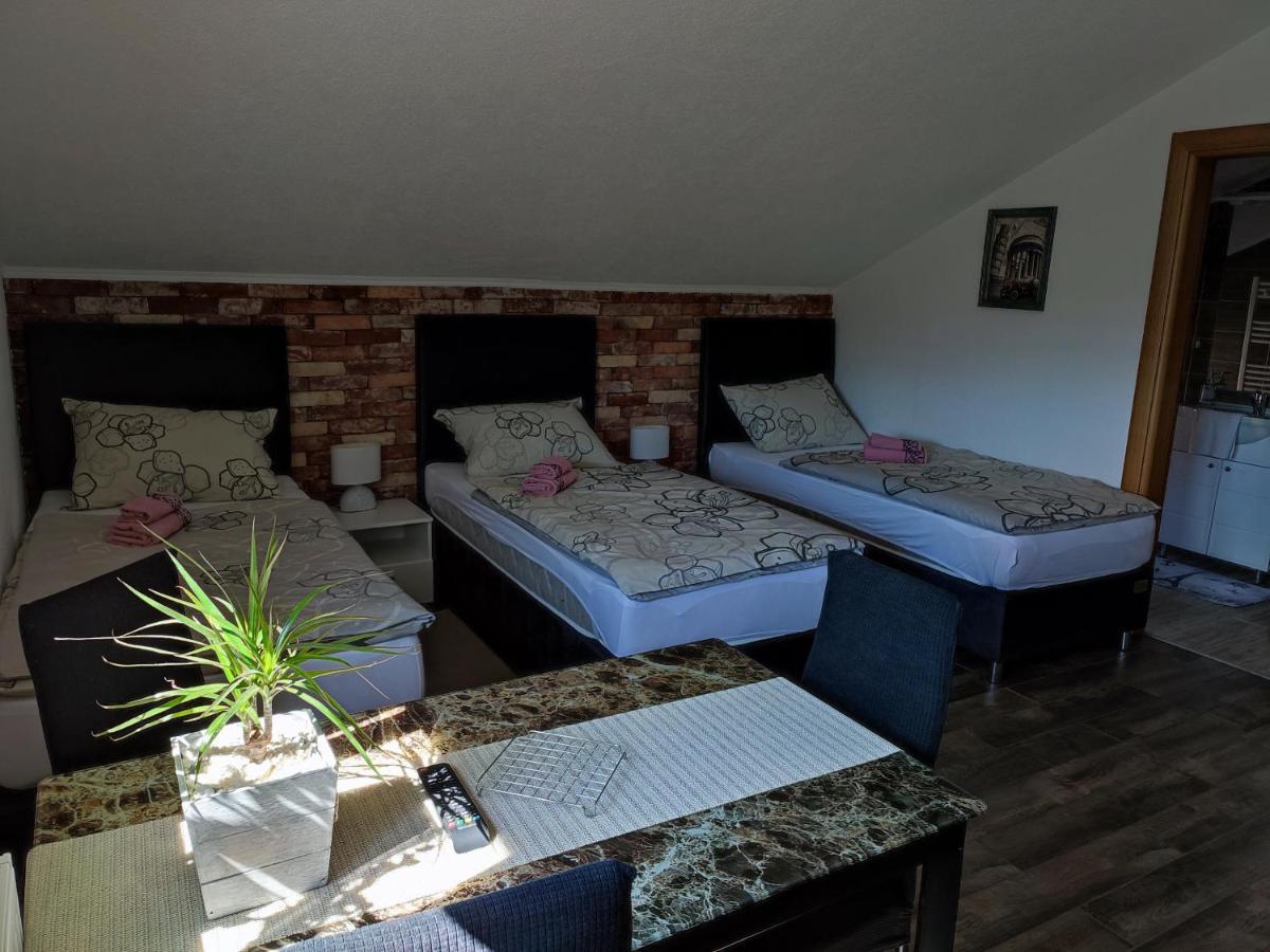 Gračac Apartman Toni מראה חיצוני תמונה