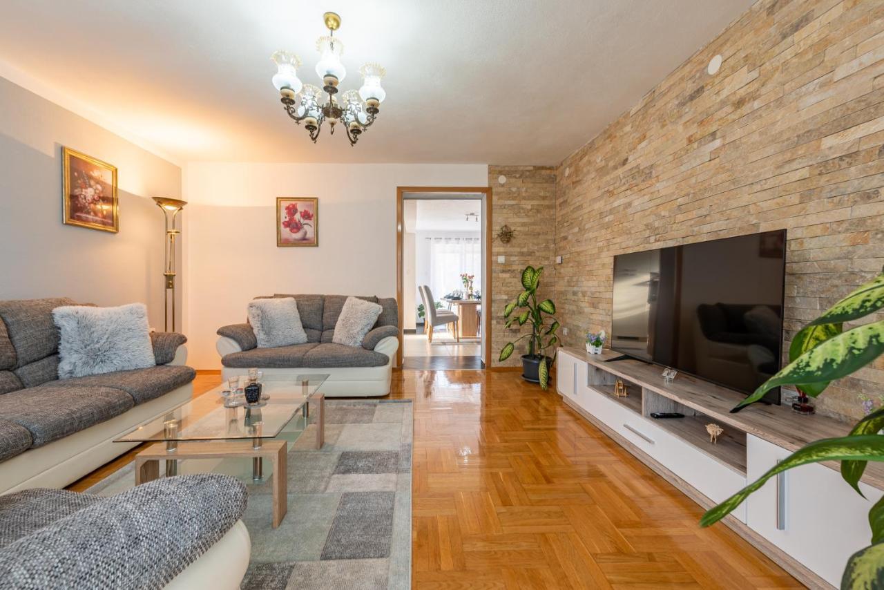 Gračac Apartman Toni מראה חיצוני תמונה