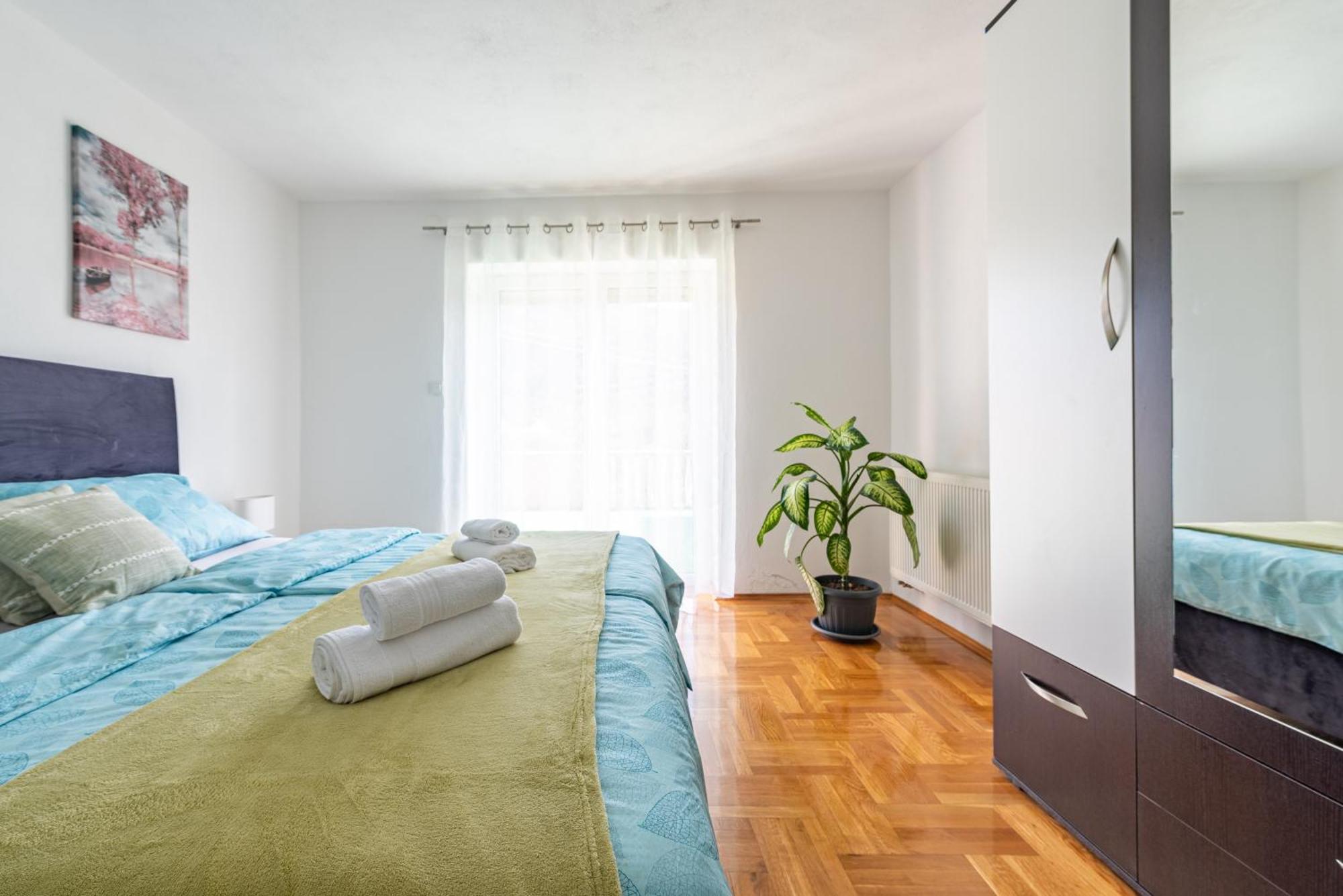 Gračac Apartman Toni מראה חיצוני תמונה